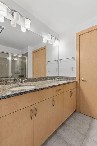 215 10th Avenue S 230, Minneapolis, MN 55415