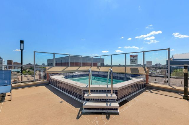 215 10th Avenue S 230, Minneapolis, MN 55415