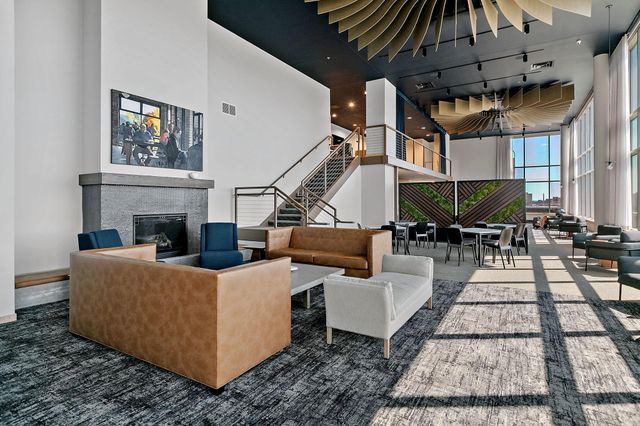 215 10th Avenue S 230, Minneapolis, MN 55415