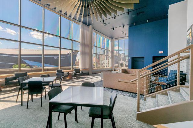 215 10th Avenue S 230, Minneapolis, MN 55415