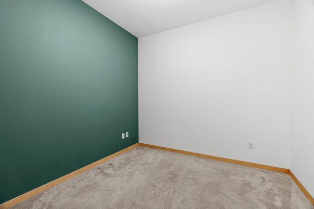 215 10th Avenue S 230, Minneapolis, MN 55415