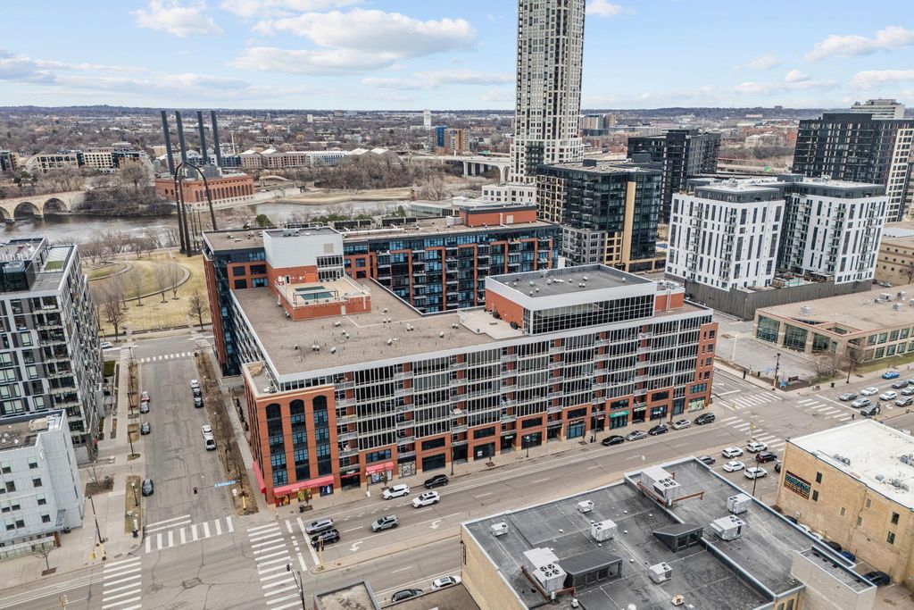 215 10th Avenue S 230, Minneapolis, MN 55415