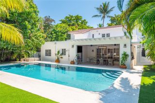 5236 Pine Tree Drive, Miami Beach, FL 33140