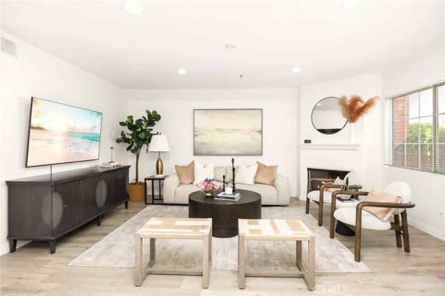 607 W Duarte A, Monrovia, CA 91016