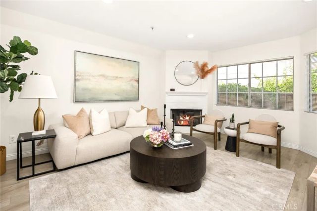 607 W Duarte A, Monrovia, CA 91016