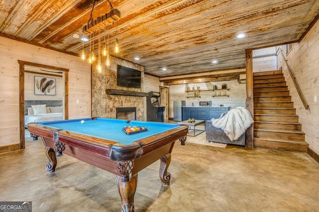 150 Oak Hill Drive, Mineral Bluff, GA 30559