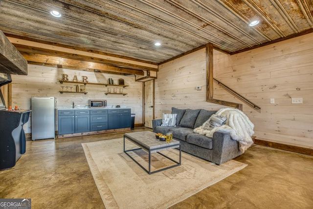 150 Oak Hill Drive, Mineral Bluff, GA 30559