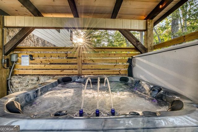 150 Oak Hill Drive, Mineral Bluff, GA 30559