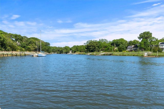 935 Meday Avenue, Mattituck, NY 11952