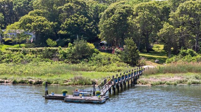 935 Meday Avenue, Mattituck, NY 11952