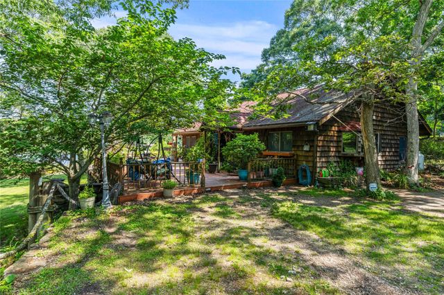 935 Meday Avenue, Mattituck, NY 11952