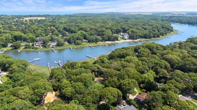 935 Meday Avenue, Mattituck, NY 11952