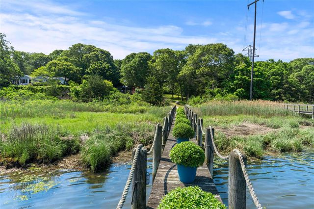 935 Meday Avenue, Mattituck, NY 11952