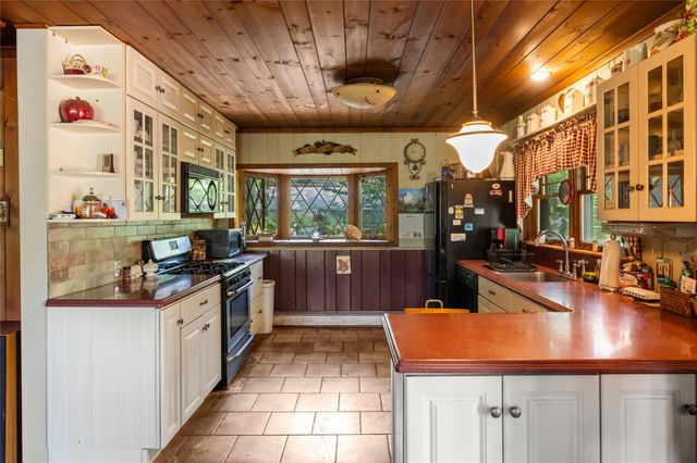 935 Meday Avenue, Mattituck, NY 11952