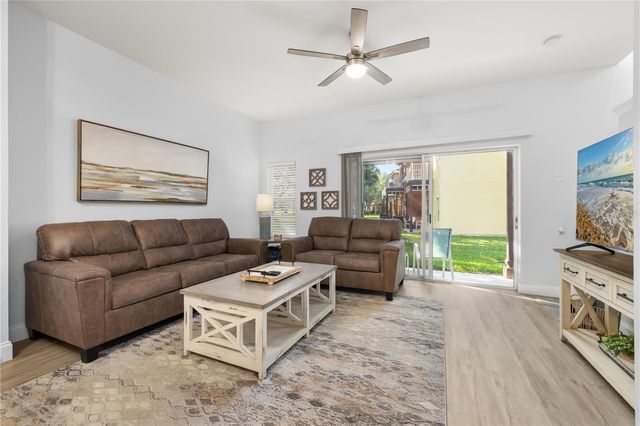 8424 CRYSTAL COVE LOOP, Kissimmee, FL 34747
