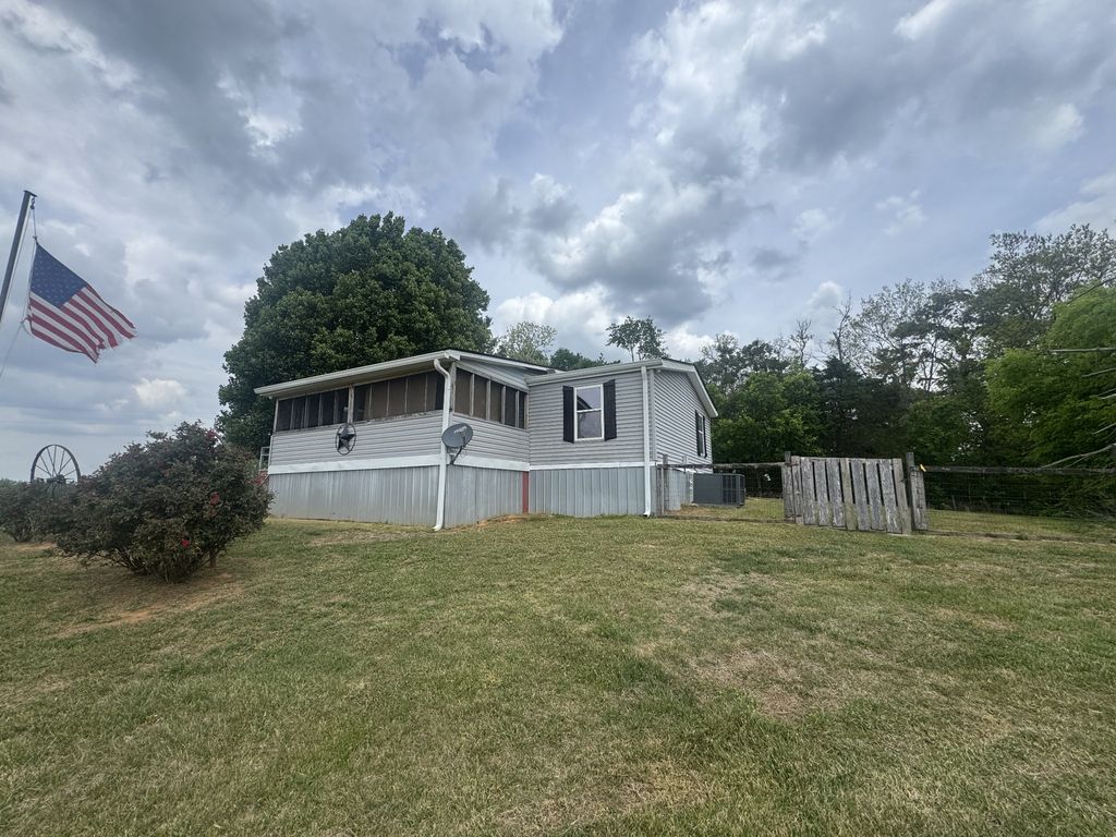 1619 McCormick Ridge Rd, Red Boiling Springs, TN 37150