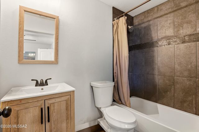 2720 N Hopi Place, Tucson, AZ 85705