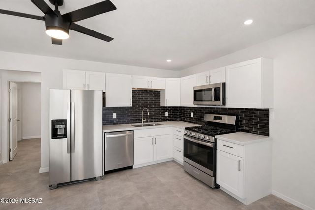 2720 N Hopi Place, Tucson, AZ 85705