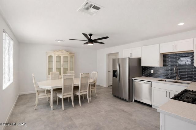 2720 N Hopi Place, Tucson, AZ 85705