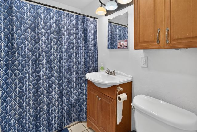 2626 Maple Street, Des Moines, IA 50317