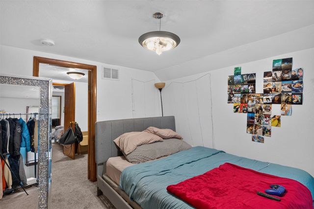 2626 Maple Street, Des Moines, IA 50317