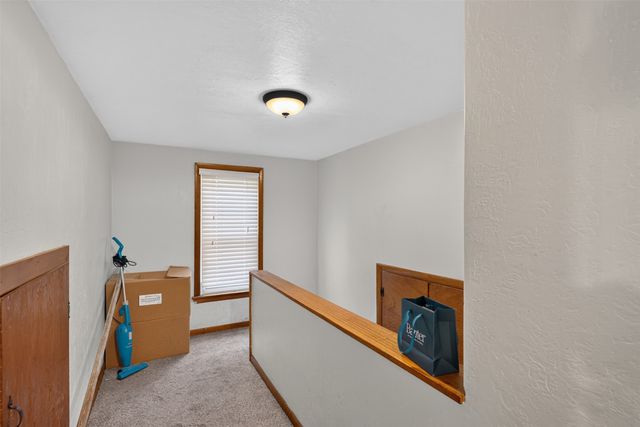 2626 Maple Street, Des Moines, IA 50317