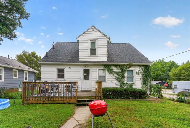 2626 Maple Street, Des Moines, IA 50317