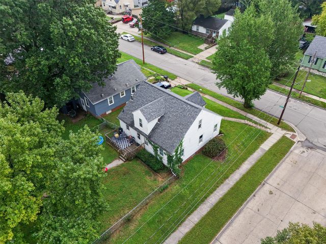 2626 Maple Street, Des Moines, IA 50317