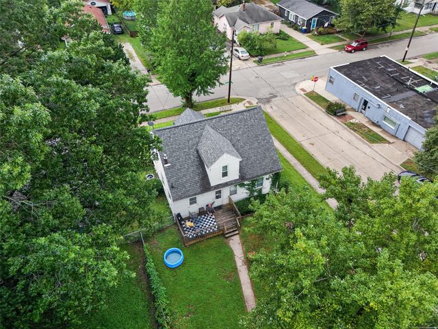 2626 Maple Street, Des Moines, IA 50317
