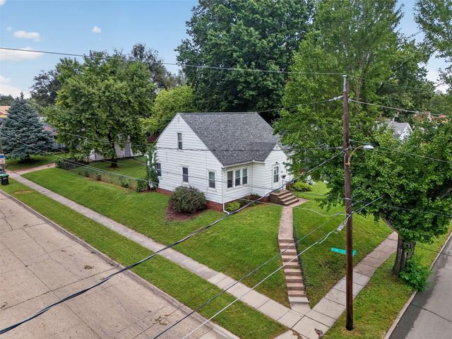2626 Maple Street, Des Moines, IA 50317