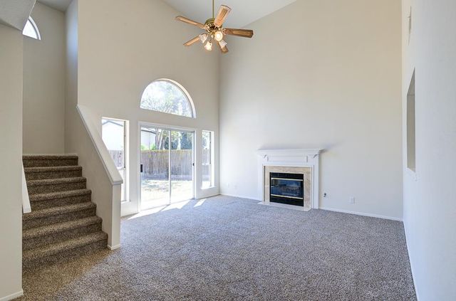 5415 W Stuart Avenue, Fresno, CA 93722