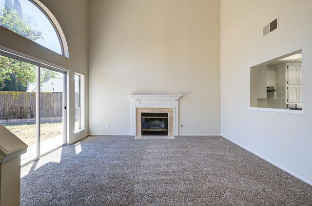 5415 W Stuart Avenue, Fresno, CA 93722