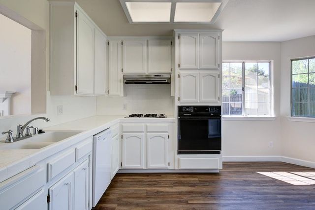 5415 W Stuart Avenue, Fresno, CA 93722