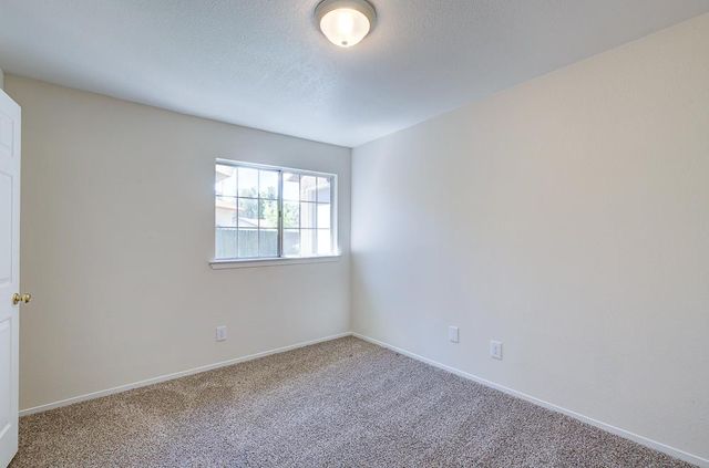 5415 W Stuart Avenue, Fresno, CA 93722