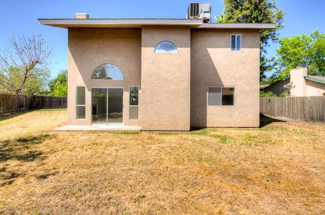 5415 W Stuart Avenue, Fresno, CA 93722