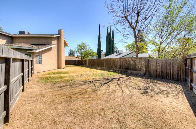 5415 W Stuart Avenue, Fresno, CA 93722