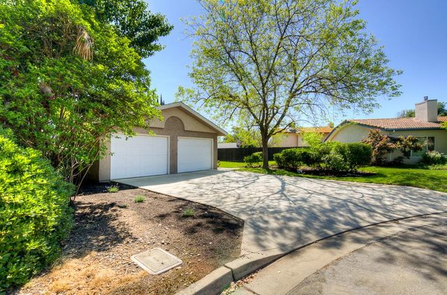 5415 W Stuart Avenue, Fresno, CA 93722