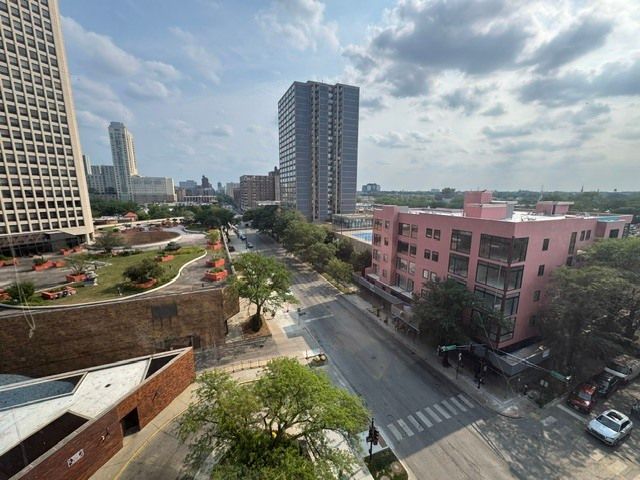 5415 N Sheridan Road 812, Chicago, IL 60640
