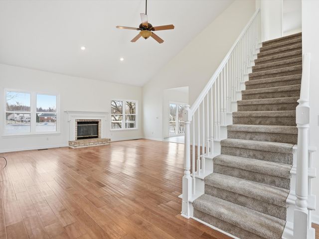 36580 N Pointe Drive, New Baltimore, MI 48047