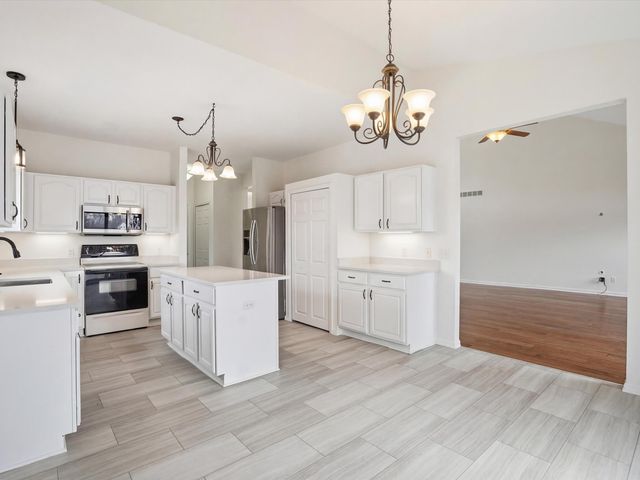 36580 N Pointe Drive, New Baltimore, MI 48047