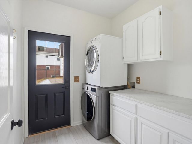 36580 N Pointe Drive, New Baltimore, MI 48047