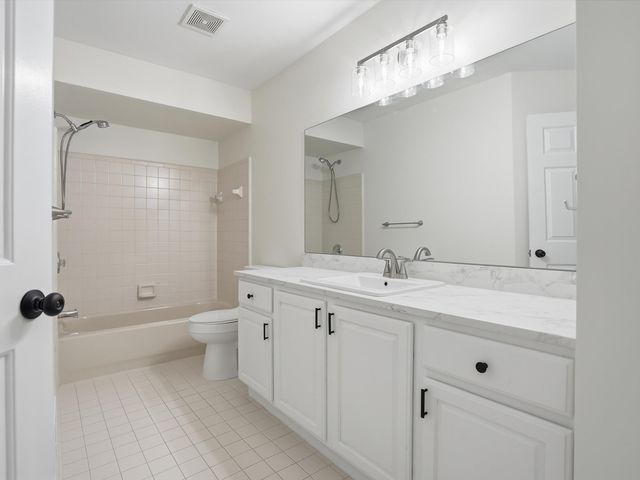 36580 N Pointe Drive, New Baltimore, MI 48047