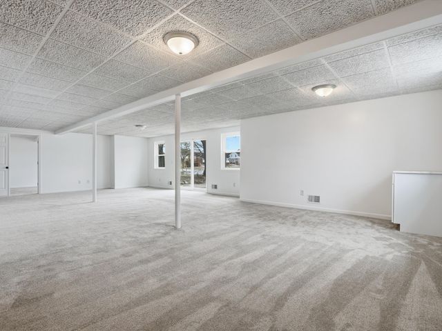 36580 N Pointe Drive, New Baltimore, MI 48047