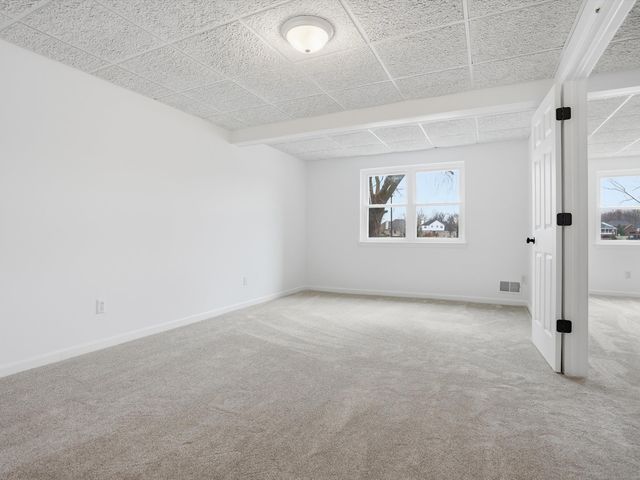 36580 N Pointe Drive, New Baltimore, MI 48047