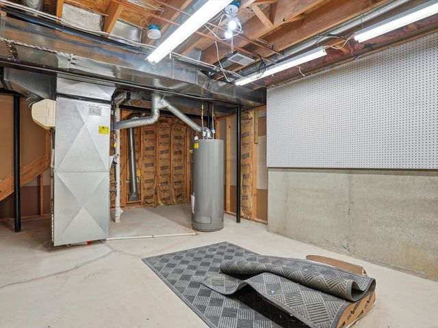 36580 N Pointe Drive, New Baltimore, MI 48047