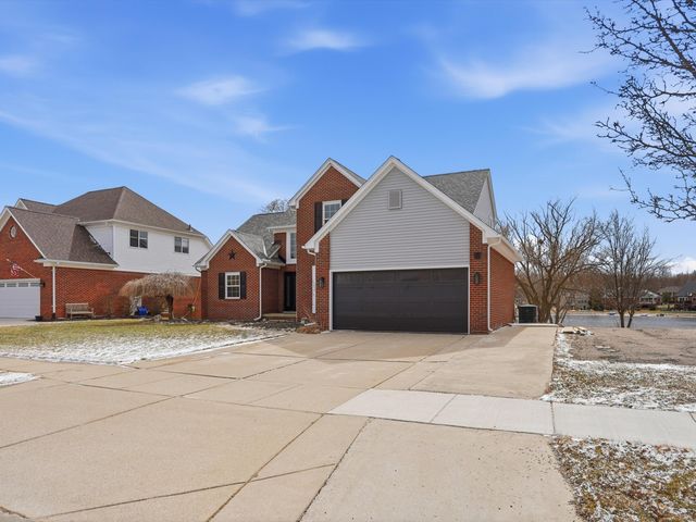 36580 N Pointe Drive, New Baltimore, MI 48047