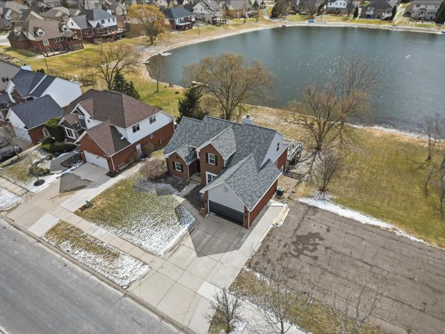 36580 N Pointe Drive, New Baltimore, MI 48047