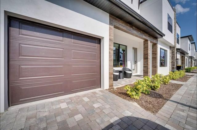 140 VILLA DOMANI CIRCLE, Davenport, FL 33896