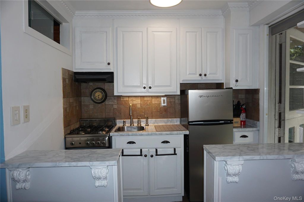 385 McLean Avenue 1G, Yonkers, NY 10705 — photo 3