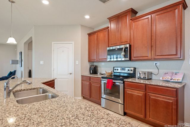 7910 Emmeline Dr, Boerne, TX 78015